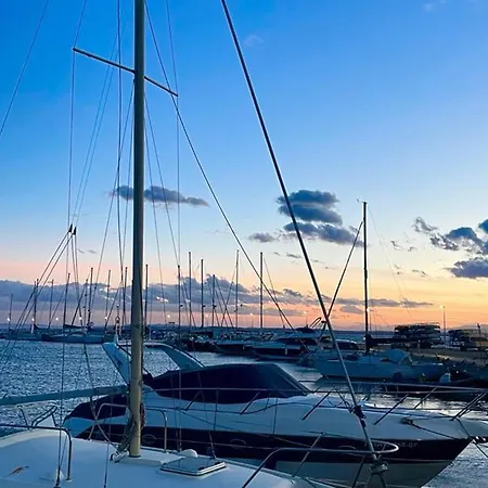 3364 - Mediterraneo A 1-8, Vacaciones Sobre Rocas, 1ª Linea De Mar, Zona Privilegiada, Vista Al Mar. - Es-258-102 アパート ロザス